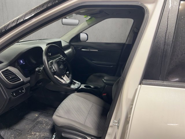 Used 2021 Kia Seltos LX AWD/4WD image 10
