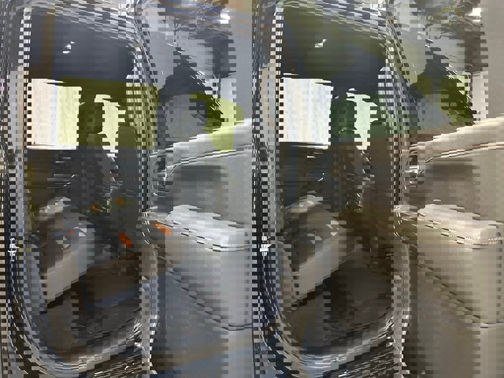 Used 2022 GMC Sierra 2500 AT4 image 51