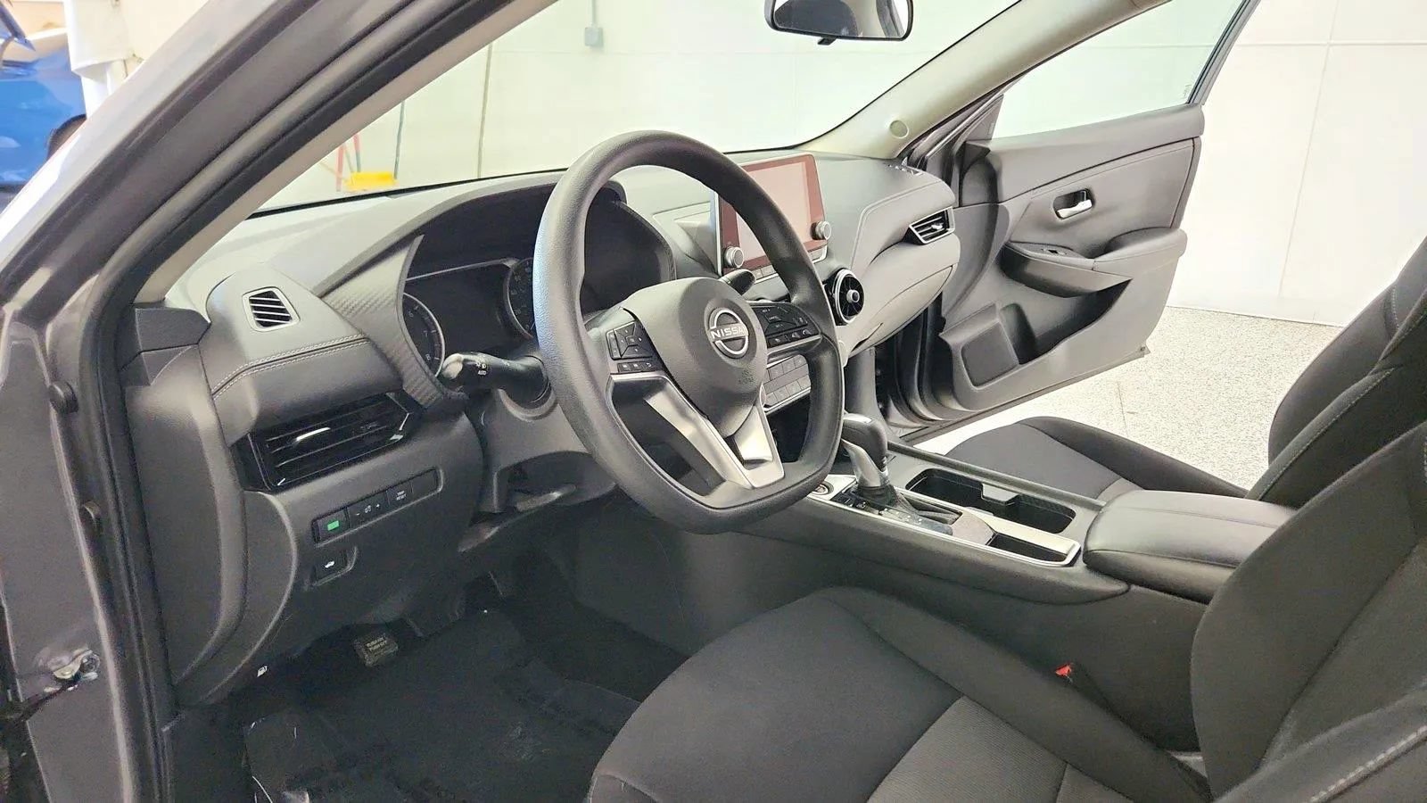 Used 2024 Nissan Sentra SV FWD image 13