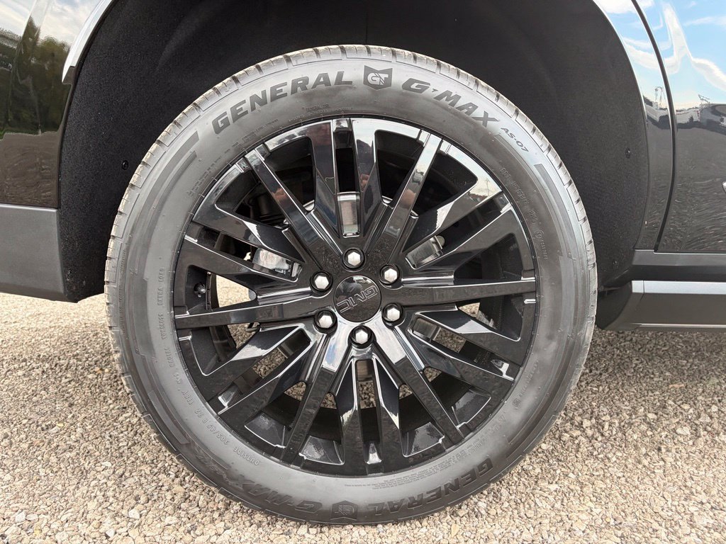 Used 2026 GMC Yukon Denali w/ Sun & Power Step Package AWD/4WD image 22