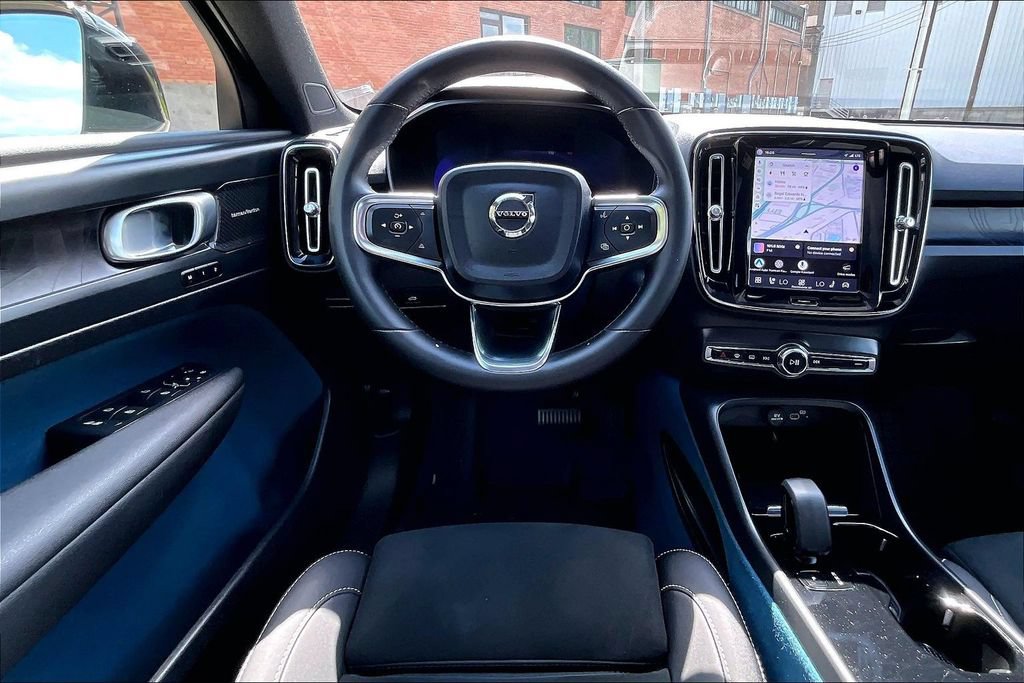 Certified 2023 Volvo C40 P8 Recharge Ultimate w/ Protection Package Premier AWD/4WD image 7