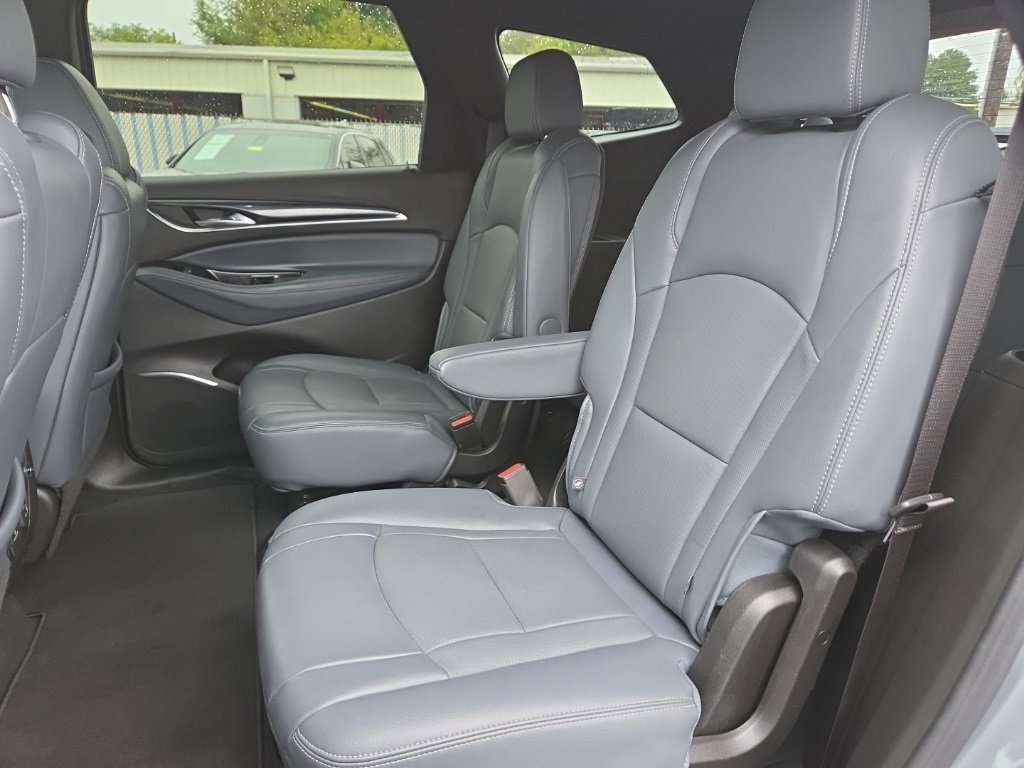 Used 2024 Buick Enclave Premium image 14