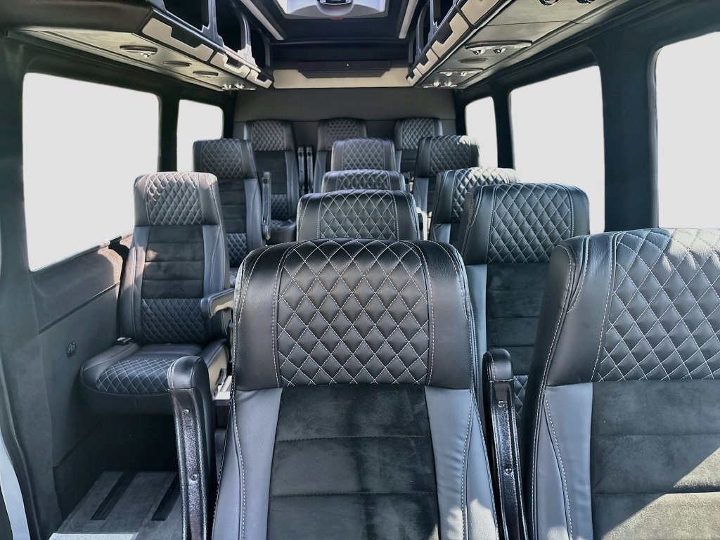 Used 2023 Mercedes-Benz Sprinter 3500 image 26