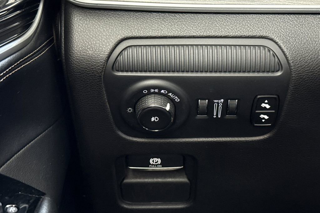 Used 2024 Jeep Wagoneer Series II w/ Flexible Seating Group image 41