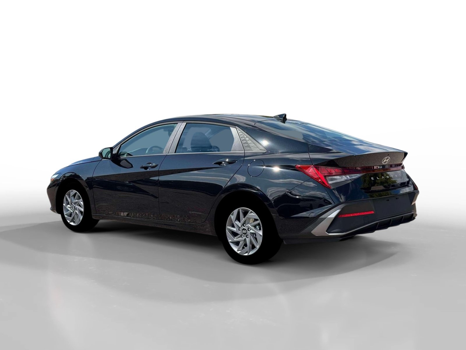 New 2026 Hyundai Elantra Hybrid FWD image 4