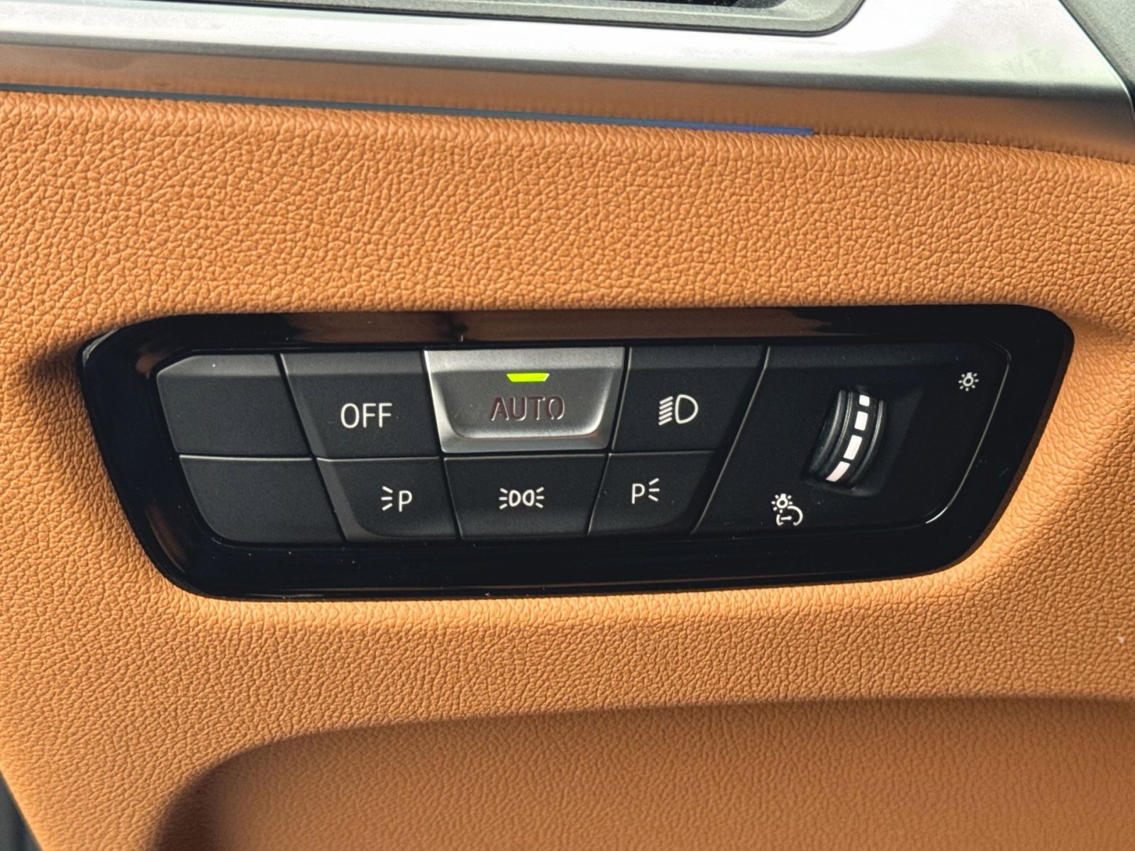 Used 2023 BMW 330e xDrive w/ Driving Assistance Package image 21