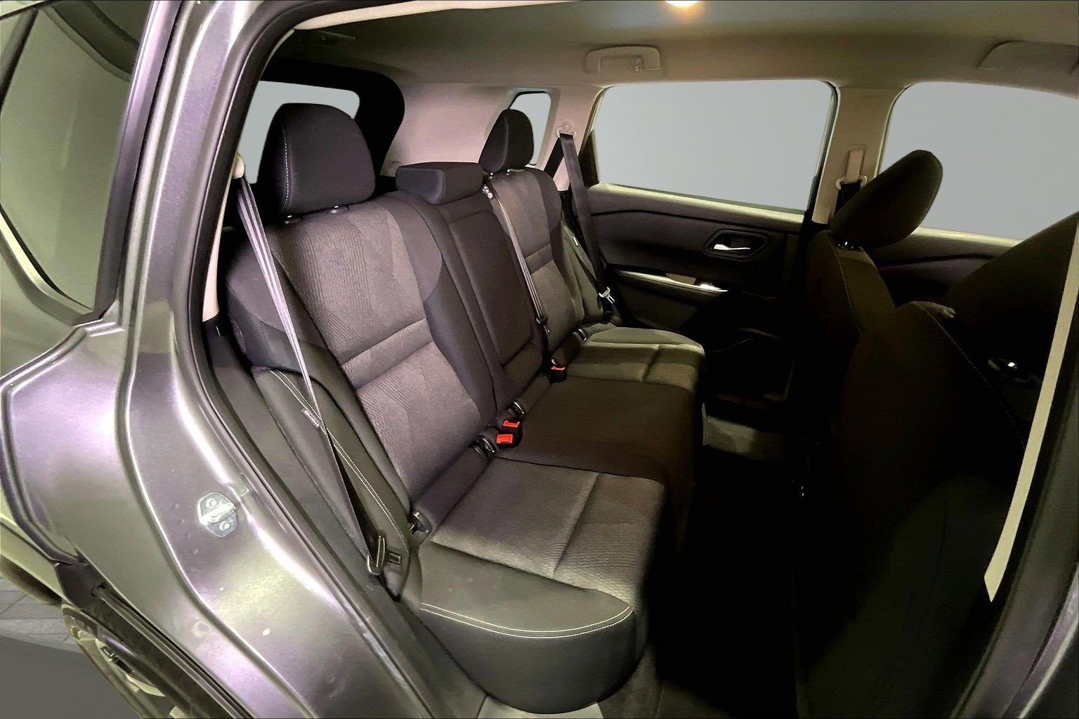 Used 2025 Nissan Rogue SV FWD image 24