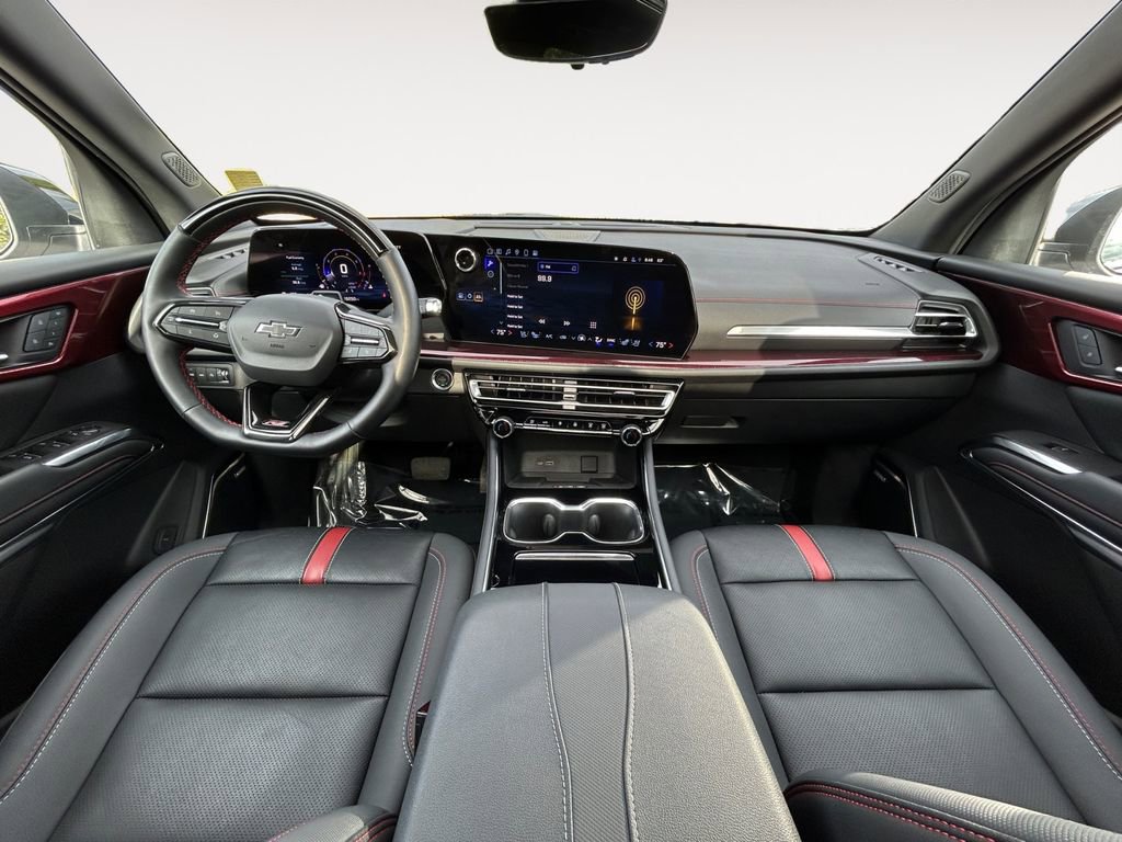 Used 2024 Chevrolet Traverse RS image 13