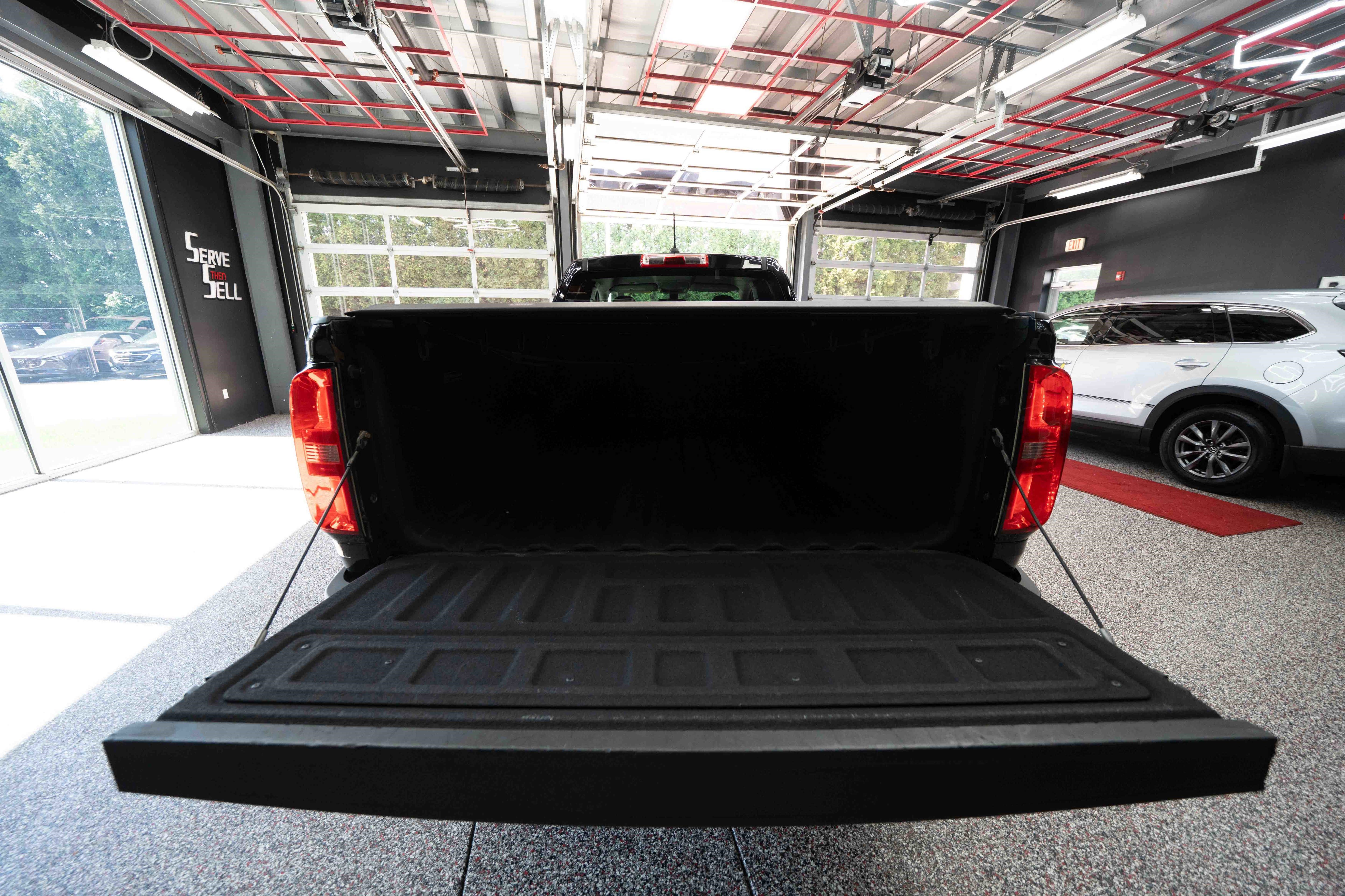 Used 2015 Chevrolet Colorado LT w/ LT Convenience Package RWD image 27