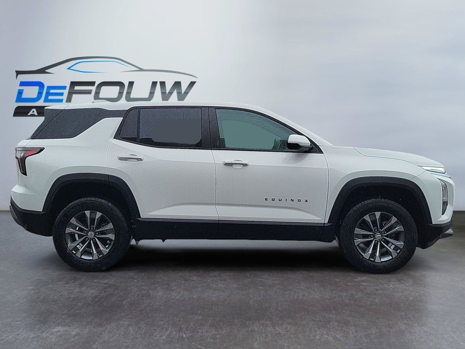 Used 2026 Chevrolet Equinox LT FWD image 2