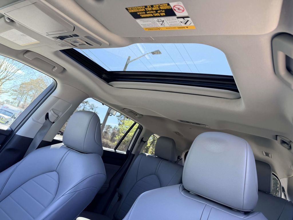 Used 2023 Toyota Highlander XLE image 20