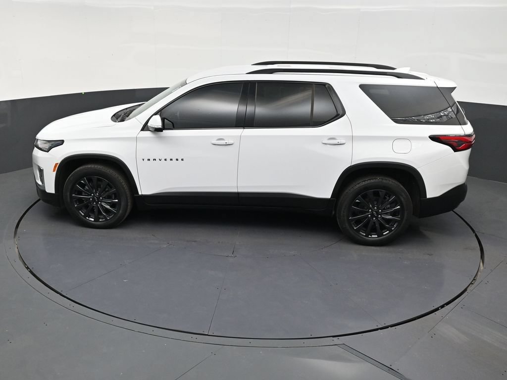 Used 2022 Chevrolet Traverse RS FWD image 13
