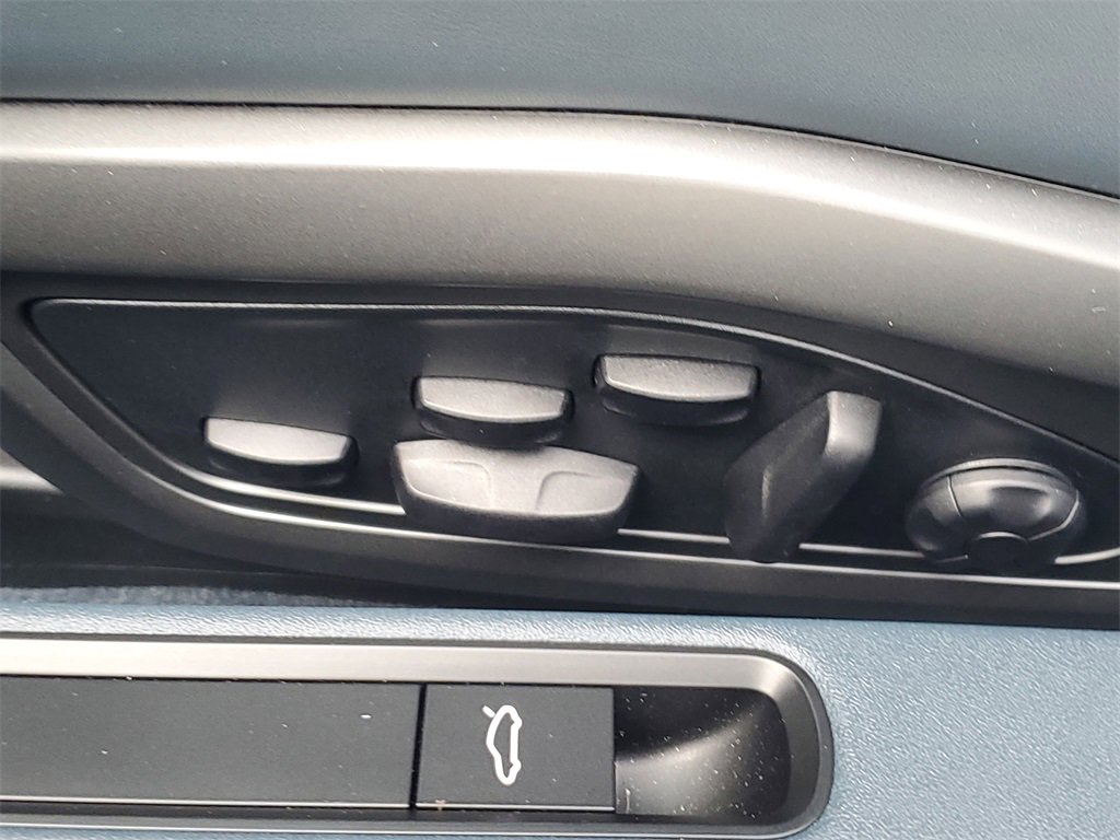 Used 2024 Porsche 911 Carrera GTS image 25