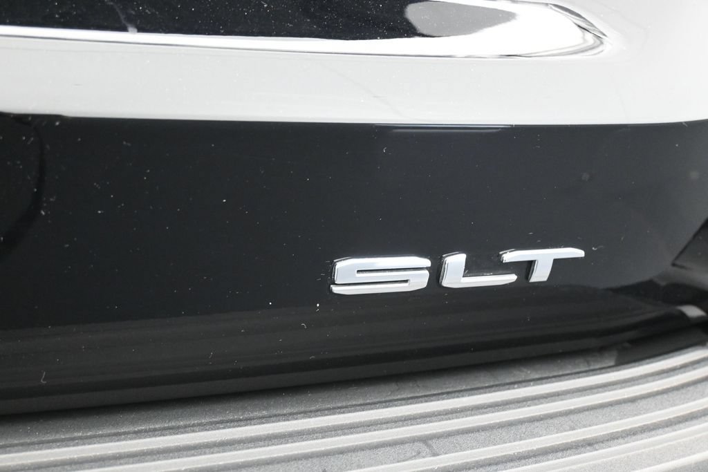 Used 2024 GMC Yukon XL SLT w/ SLT Luxury Package RWD image 43