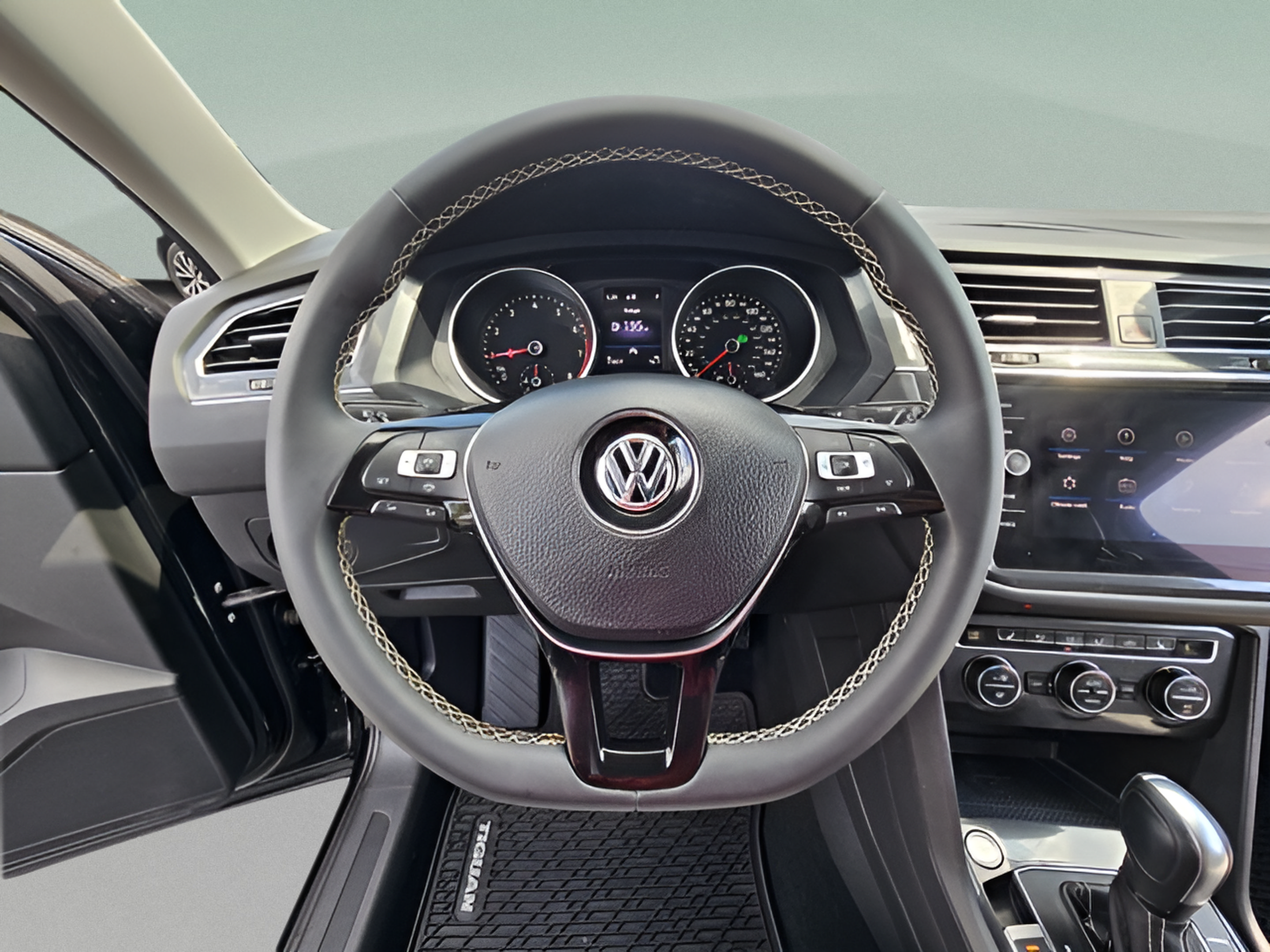Certified 2021 Volkswagen Tiguan SE FWD image 21
