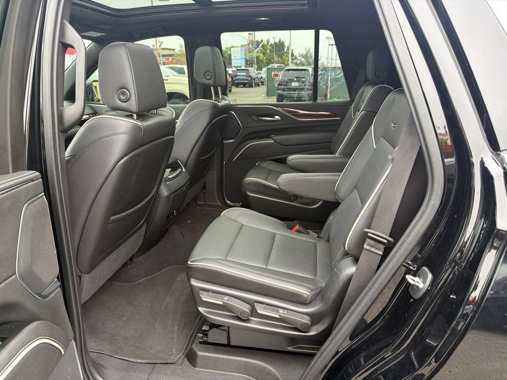 Used 2021 Cadillac Escalade Premium Luxury AWD/4WD image 9