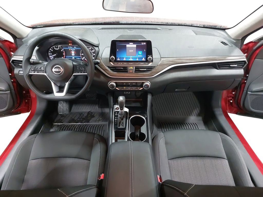 Used 2024 Nissan Altima 2.5 SV image 9