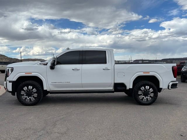 Used 2024 GMC Sierra 3500 Denali image 2