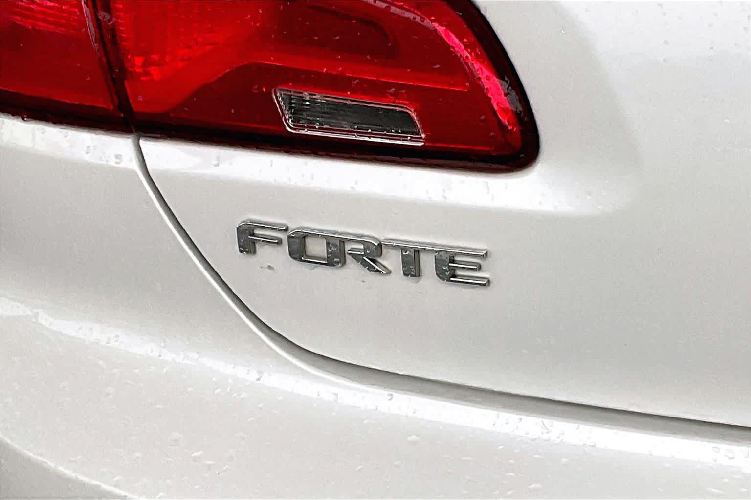Used 2016 Kia Forte Koup EX FWD image 27