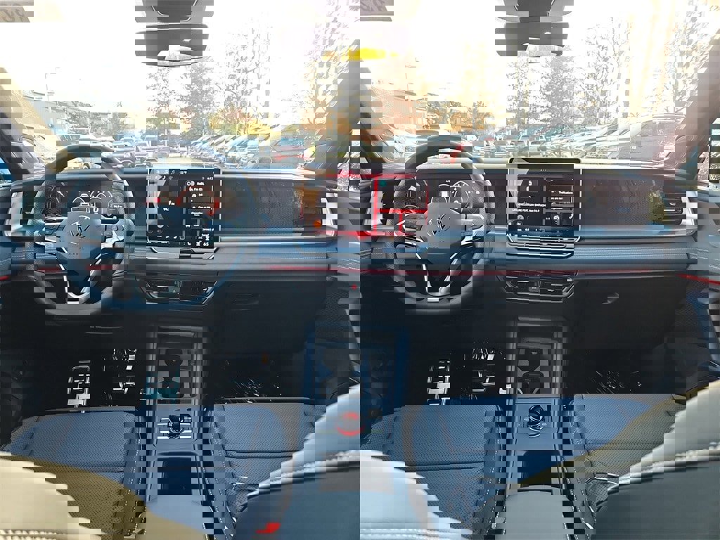 New 2026 Volkswagen Tiguan SE R-Line image 5