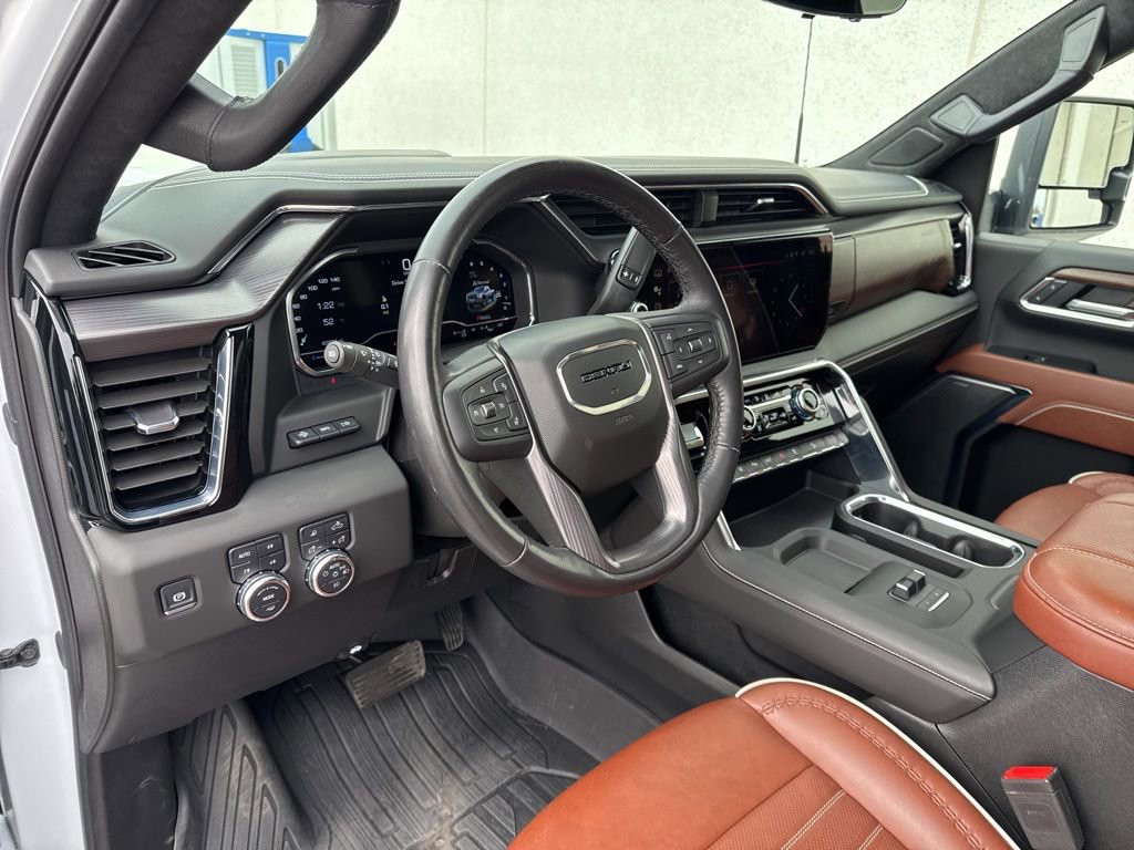 Used 2025 GMC Sierra 3500 Denali Ultimate image 14