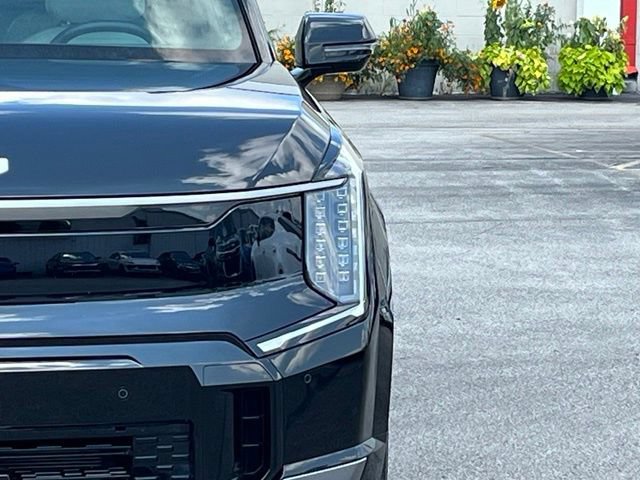Certified 2024 Kia EV9 GT-Line AWD/4WD image 17