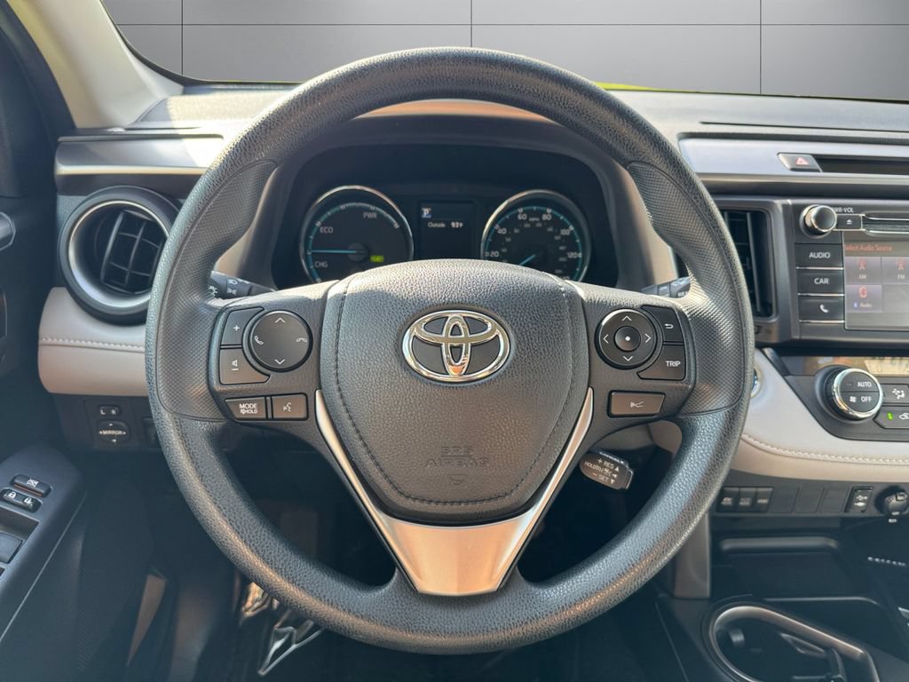 Used 2018 Toyota RAV4 LE AWD/4WD image 13