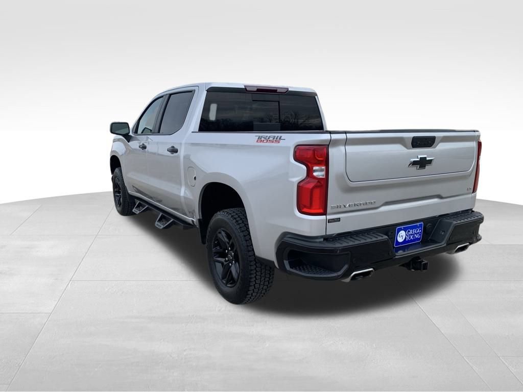 Used 2021 Chevrolet Silverado 1500 LT Trail Boss w/ Convenience Package II image 4