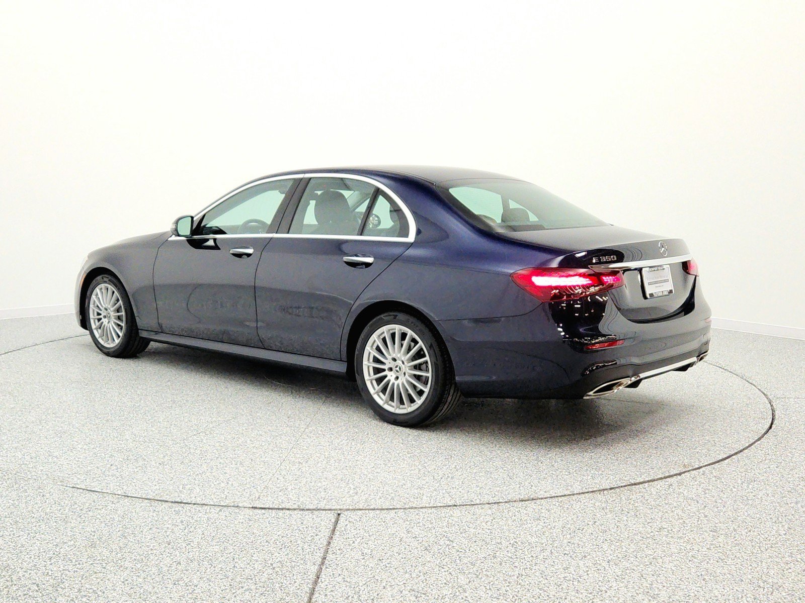 Used 2022 Mercedes-Benz E 350 Sedan image 7