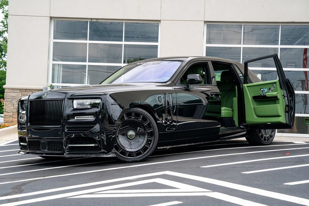 Used 2023 Rolls-Royce Phantom Sedan w/ The Phantom Package RWD image 2