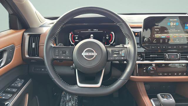 Used 2025 Nissan Pathfinder Platinum AWD/4WD image 13