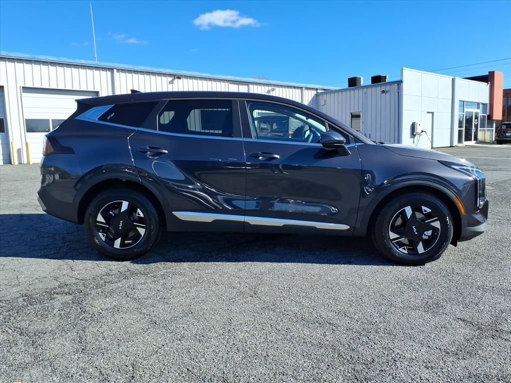 New 2026 Kia Sportage LX image 3