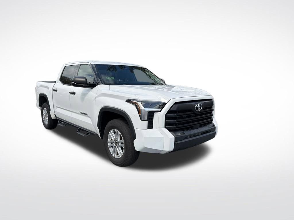 Used 2022 Toyota Tundra SR5 w/ SR5 Convenience Package image 2