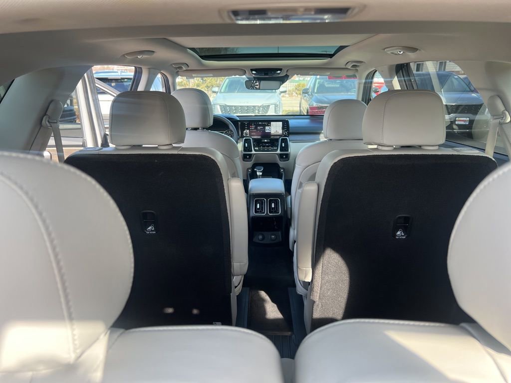 Certified 2023 Kia Sorento EX w/ Panoramic Sunroof Package image 13