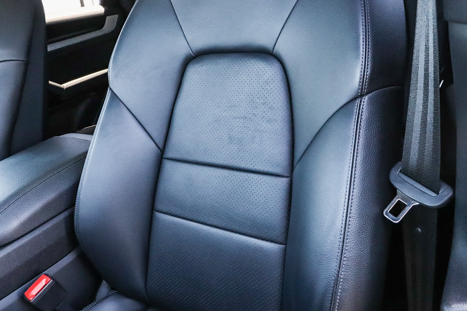 Used 2024 Porsche Cayenne AWD/4WD image 36
