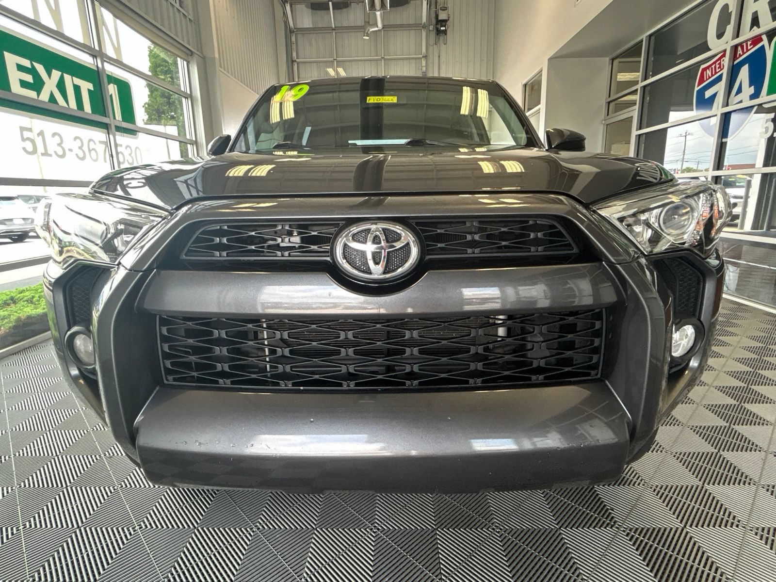 Used 2019 Toyota 4Runner SR5 w/ Four Season Floor Mat Package AWD/4WD image 2