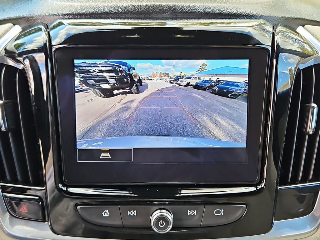 Used 2022 Chevrolet Traverse LT image 19