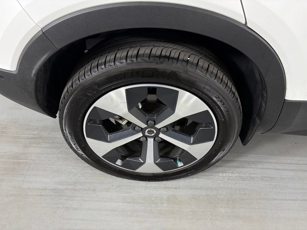 Used 2026 Volvo XC40 B5 Plus AWD/4WD image 11