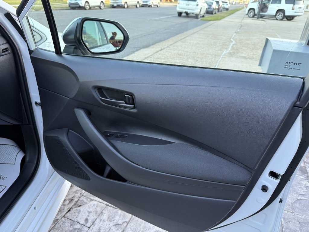Used 2025 Toyota Corolla LE image 25