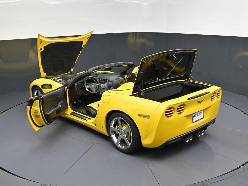 Used 2008 Chevrolet Corvette Convertible w/ Preferred Equipment Group image 2