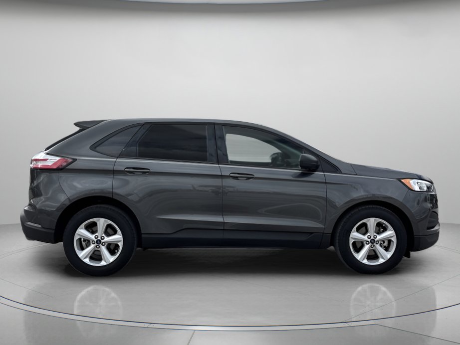 Used 2020 Ford Edge SE image 2