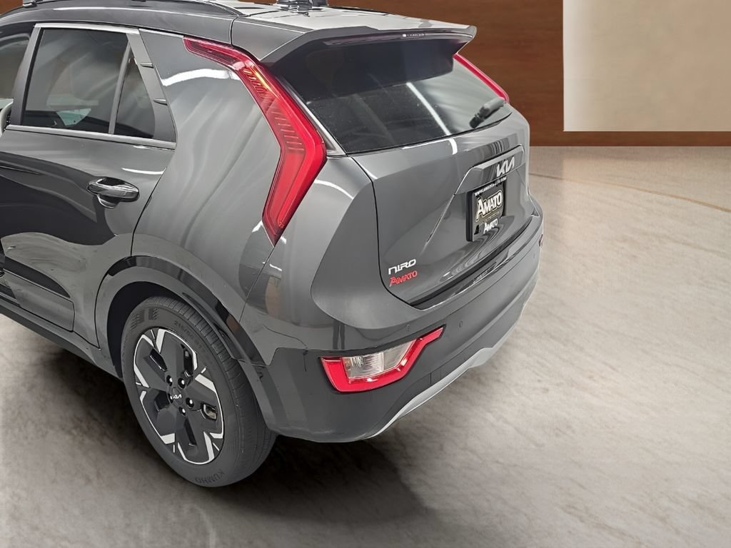 Used 2023 Kia Niro Wind w/ Wind Preserve Package FWD image 5