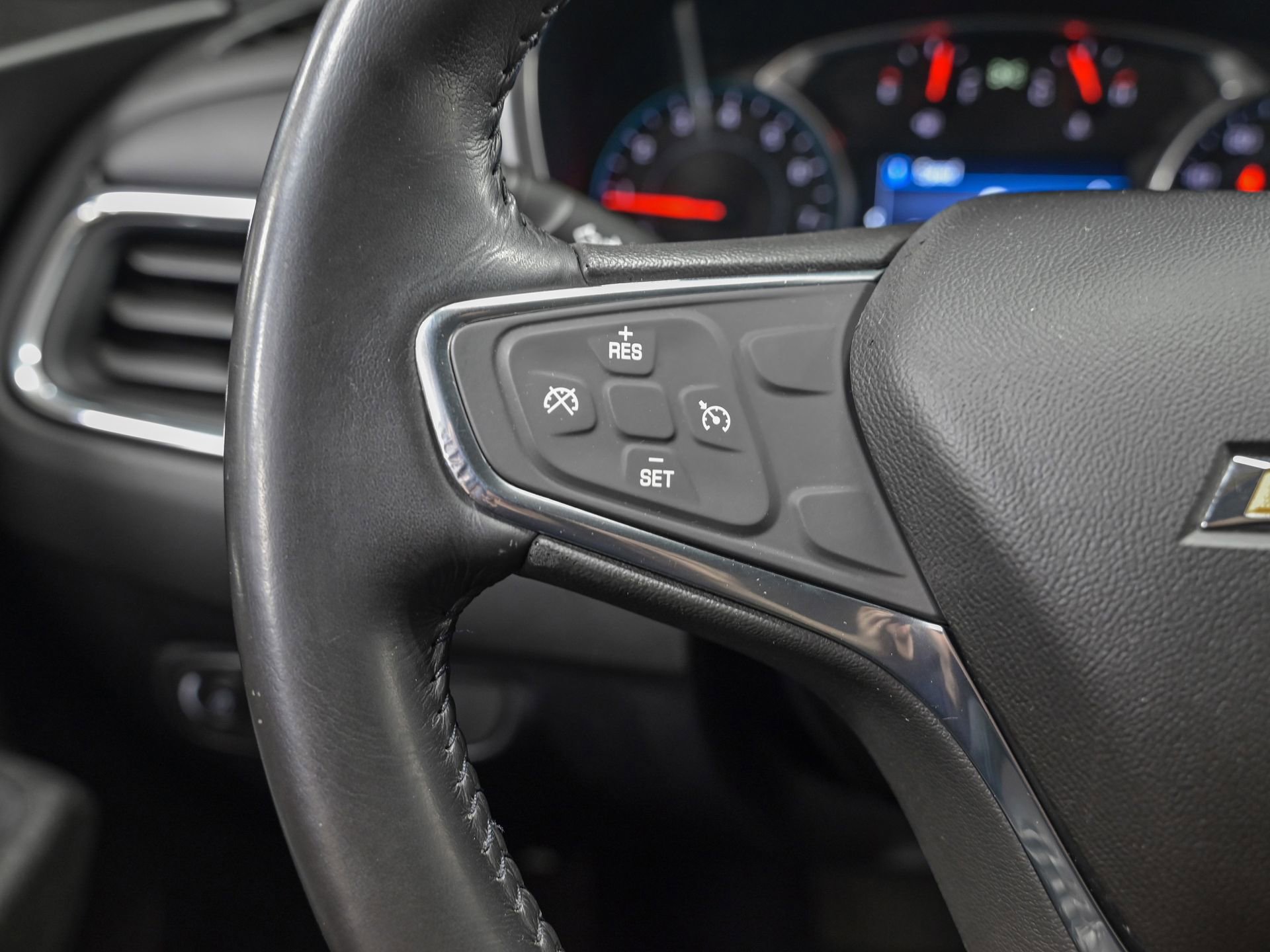 Used 2019 Chevrolet Equinox LT AWD/4WD image 21
