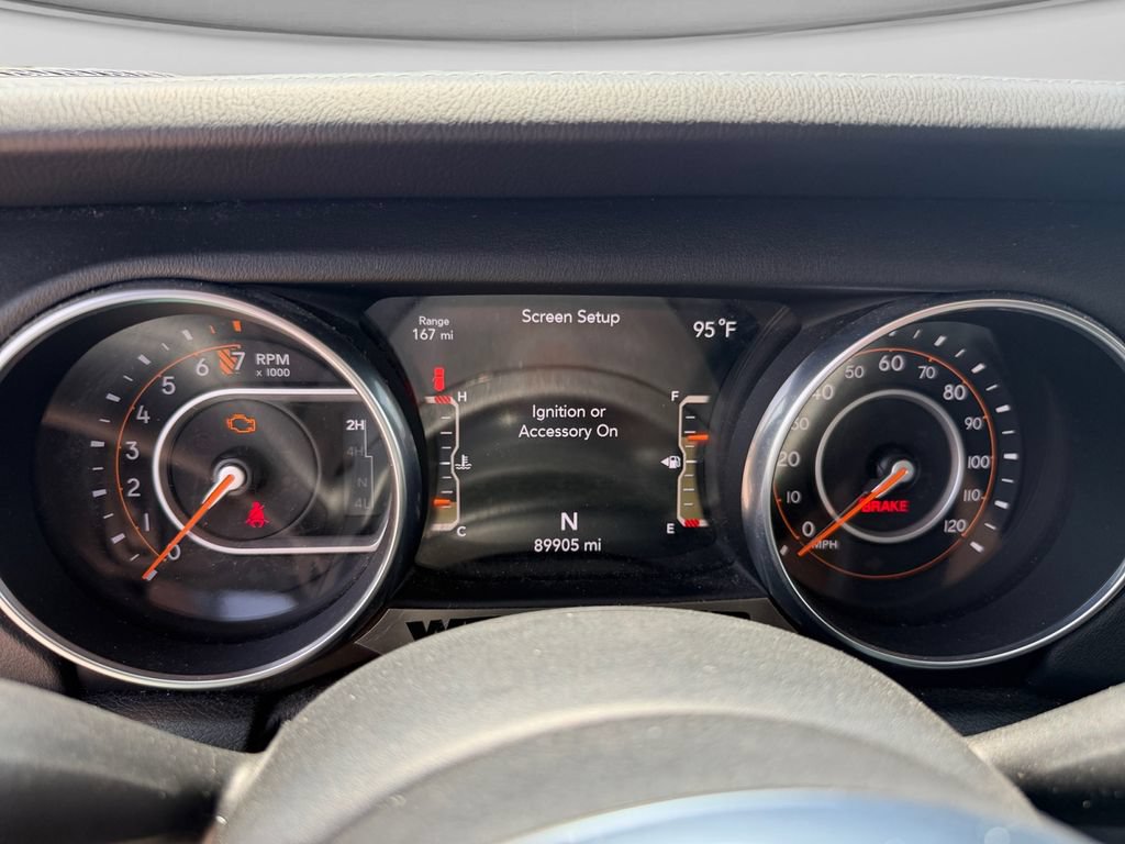 Used 2018 Jeep Wrangler Unlimited Sahara w/ Dual Top Group AWD/4WD image 22