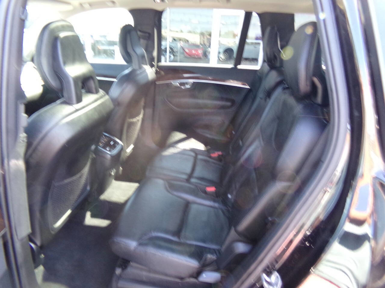 Used 2016 Volvo XC90 T6 Momentum w/ Momentum Plus Package image 14