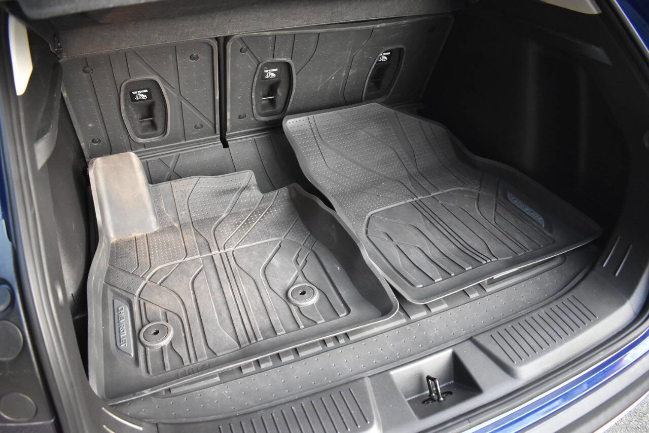 Used 2024 Chevrolet Trax LT w/ Sunroof Package FWD image 46