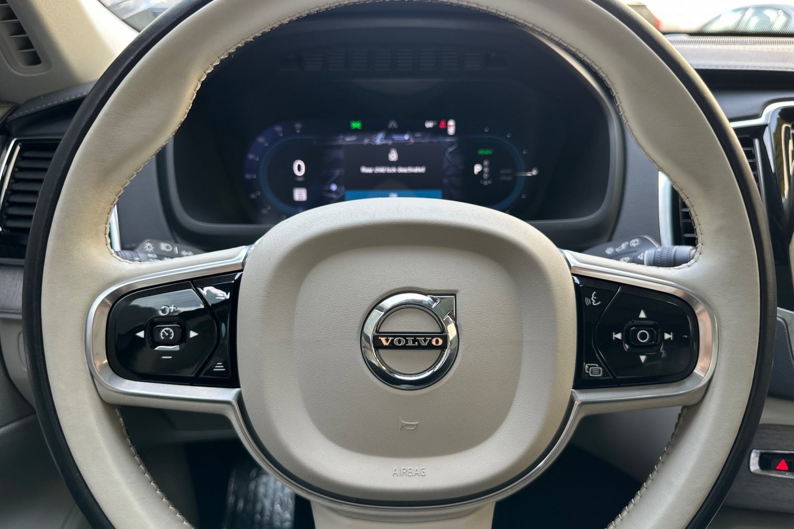 Used 2023 Volvo XC90 T8 Ultimate image 28