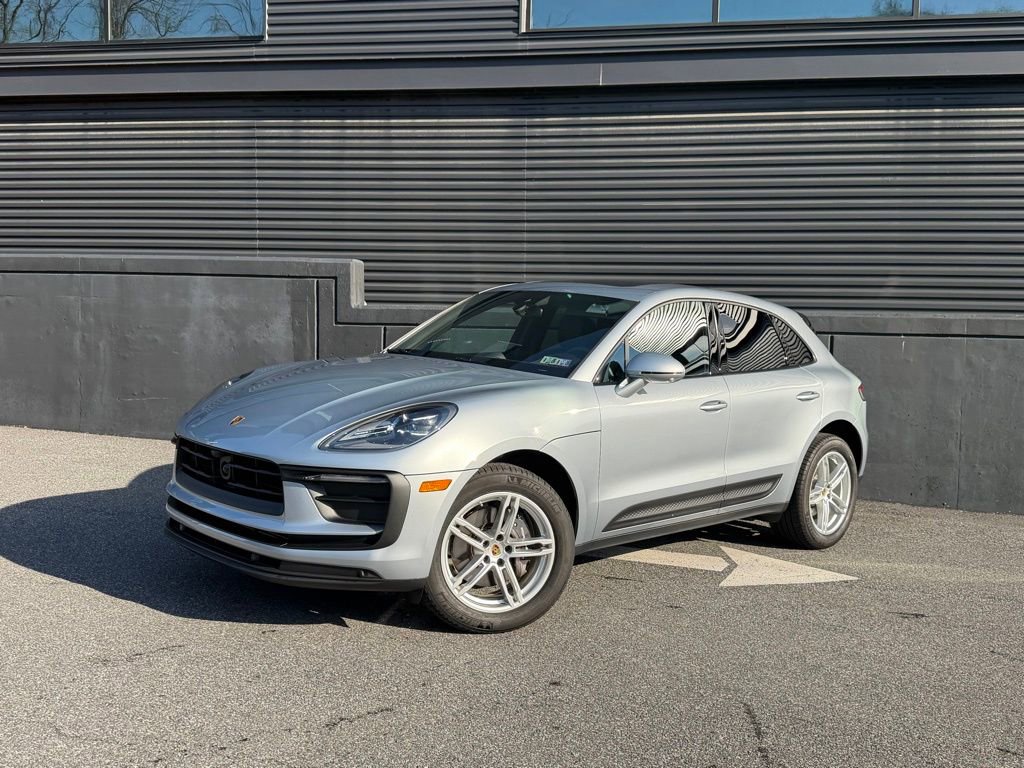 Certified 2026 Porsche Macan AWD/4WD image 6