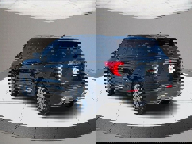 Used 2021 Ford Explorer Limited w/ Equipment Group 301A image 6