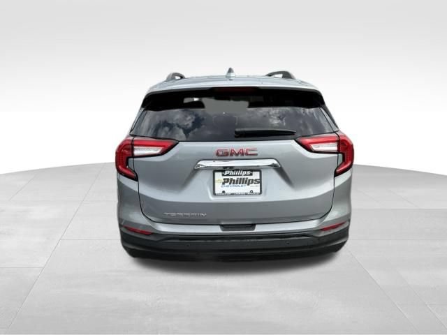 Used 2023 GMC Terrain SLE w/ Driver Convenience Package FWD image 11